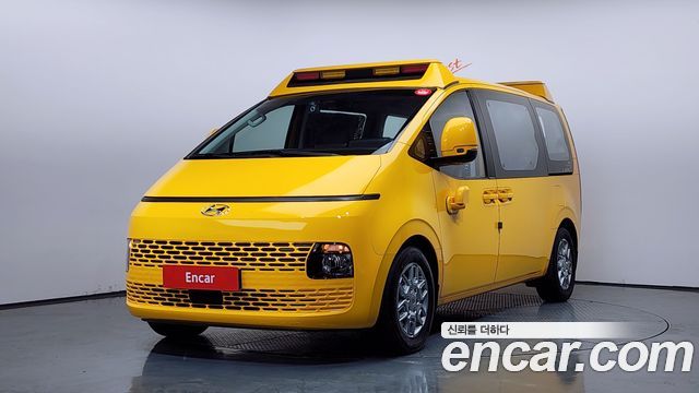 Hyundai Staria 4WD Kinder Safety Car 11-Seater 2022 — фото 1
