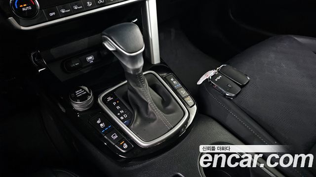 Kia Seltos Gasoline 1.6 Turbo 2WD Signature 2023 — фото 9