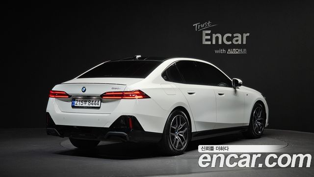 BMW 5 Series (G60) 520i Special Edition 2024 — фото 2