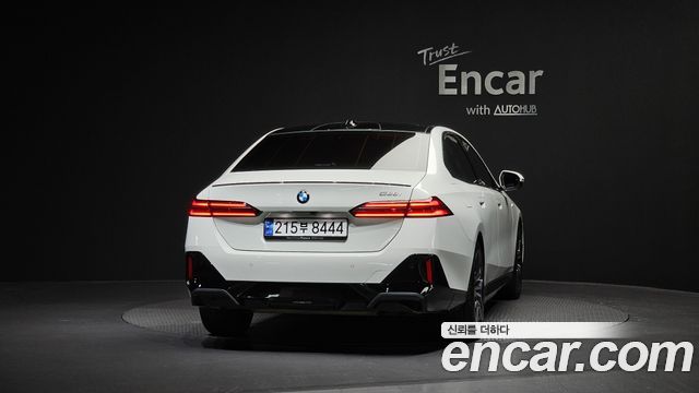 BMW 5 Series (G60) 520i Special Edition 2024 — фото 4