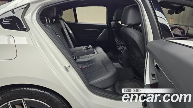 BMW 5 Series (G60) 520i Special Edition 2024 — фото 12
