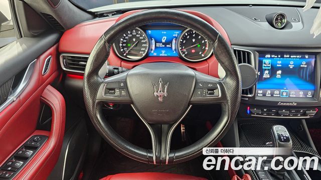 Maserati Levante 3.0 AWD GranSport 2019 — фото 13