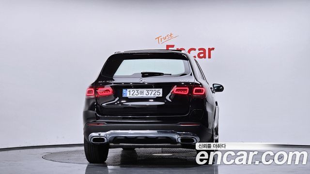 Mercedes-Benz GLC-Class (X253) GLC300e 4MATIC 2021 — фото 4