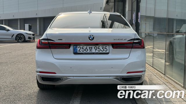 BMW 7 Series (G11) 730Ld xDrive Design Pure Excellence 2022 — фото 4