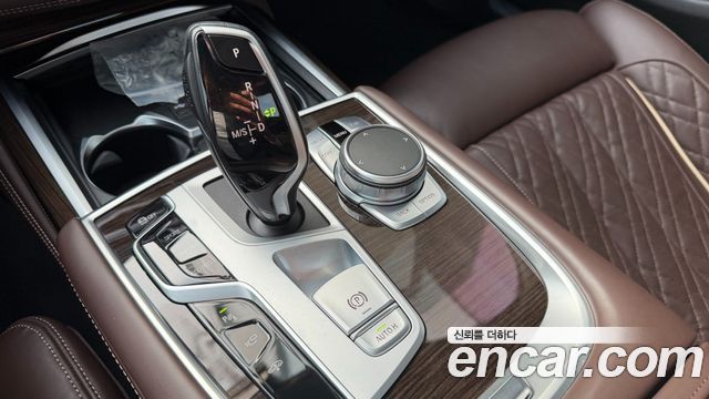BMW 7 Series (G11) 730Ld xDrive Design Pure Excellence 2022 — фото 9