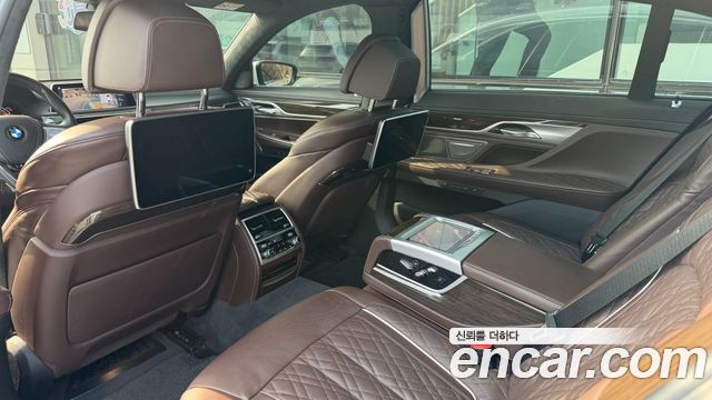BMW 7 Series (G11) 730Ld xDrive Design Pure Excellence 2022 — фото 19