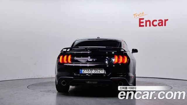 Ford Mustang Coupe 2019 — фото 4