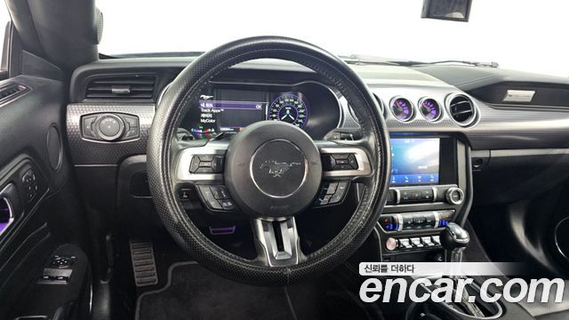 Ford Mustang Coupe 2019 — фото 13