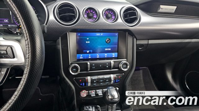 Ford Mustang Coupe 2019 — фото 14