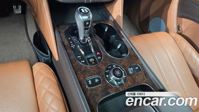 Bentley Bentayga 6.0 W12 2018 — фото 9