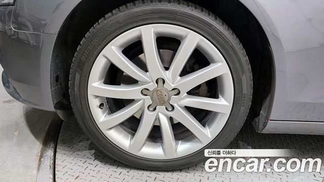 Audi A4 2.0 TDI dynamic B8 2013 — фото 5