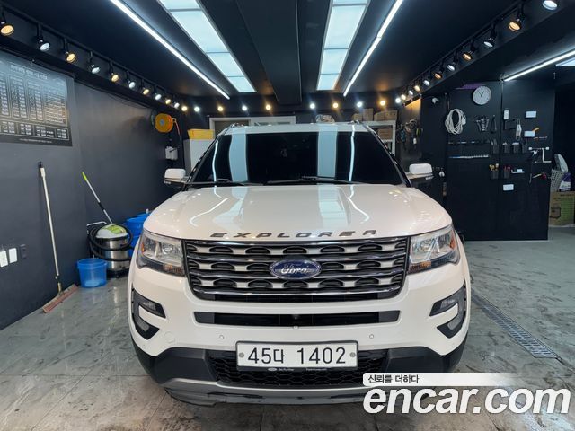 Ford Explorer 2.3 Limited 4WD 5th