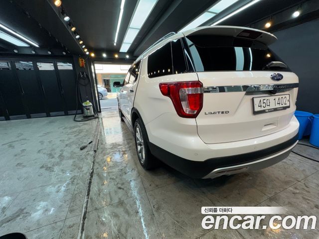 Ford Explorer 2.3 Limited 4WD 5th 2017 — фото 4
