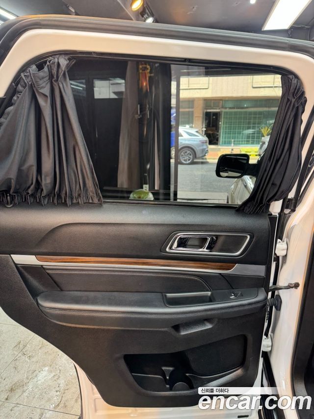 Ford Explorer 2.3 Limited 4WD 5th 2017 — фото 23