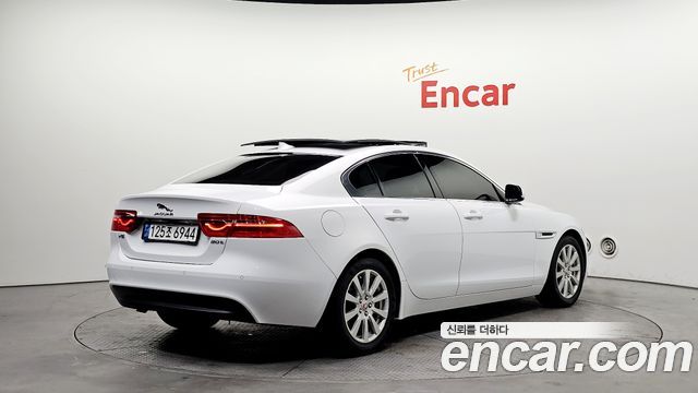 Jaguar XE 20t Prestige 2016 — фото 2