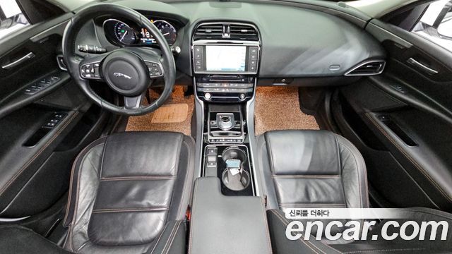 Jaguar XE 20t Prestige 2016 — фото 7