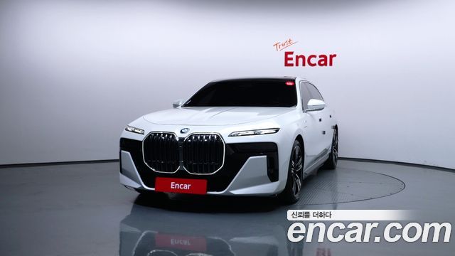 BMW 7 Series (G70) 750e xDrive M Sport 2023 — фото 3