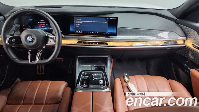 BMW 7 Series (G70) 750e xDrive M Sport 2023 — фото 7
