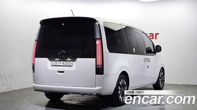 Hyundai Staria L3.5 Lounge 7-Seater Mobility 2022 — фото 2