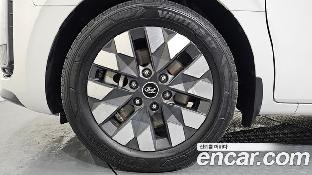 Hyundai Staria L3.5 Lounge 7-Seater Mobility 2022 — фото 5