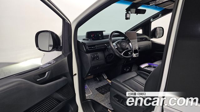 Hyundai Staria L3.5 Lounge 7-Seater Mobility 2022 — фото 10