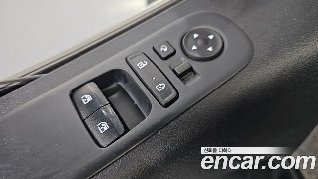 Hyundai Staria L3.5 Lounge 7-Seater Mobility 2022 — фото 12