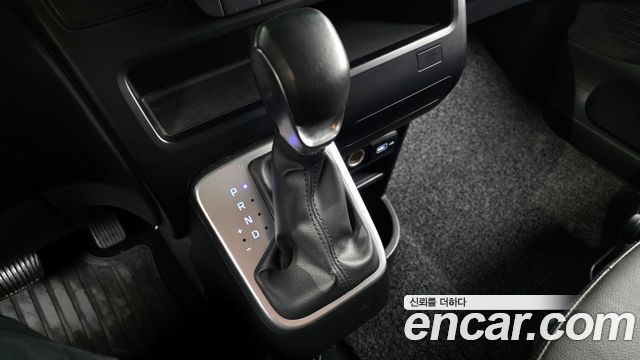 Hyundai Staria Cargo 3-Seater Modern 2023 — фото 9
