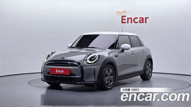 MINI Cooper 5Door Classic Third Generation 2022 — фото 1