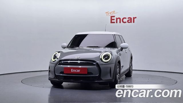 MINI Cooper 5Door Classic Third Generation 2022 — фото 3