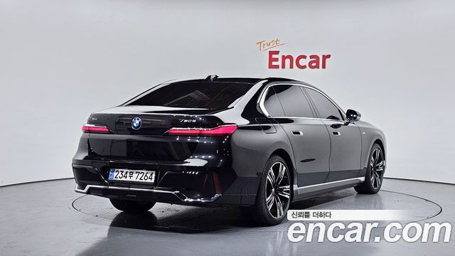 BMW 7 Series (G70) 750e xDrive M Sport 2023 — фото 2