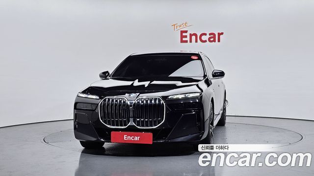 BMW 7 Series (G70) 750e xDrive M Sport 2023 — фото 3