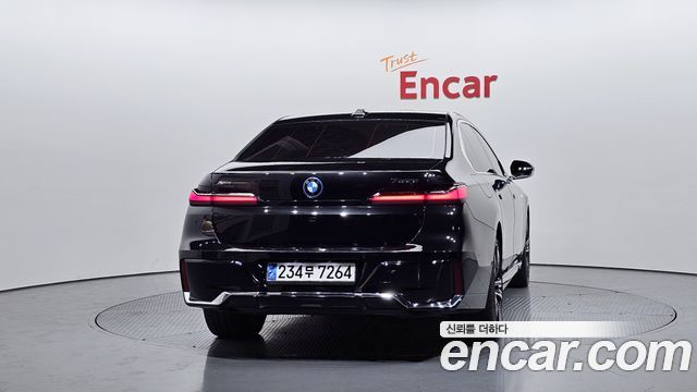 BMW 7 Series (G70) 750e xDrive M Sport 2023 — фото 4