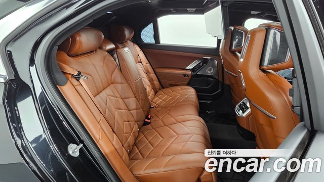 BMW 7 Series (G70) 750e xDrive M Sport 2023 — фото 12