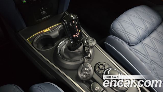 MINI Cooper S Countryman ALL4 Classic Launch Pack 2nd 2023 — фото 9