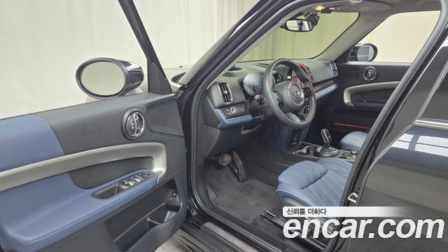 MINI Cooper S Countryman ALL4 Classic Launch Pack 2nd 2023 — фото 10