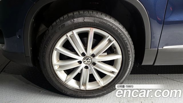 Volkswagen Tiguan 2.0 TDI  Premium 5N 2012 — фото 5