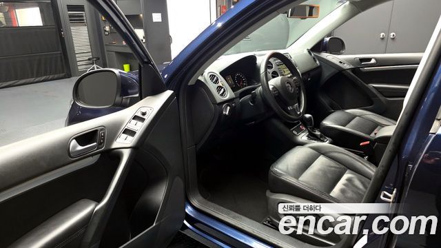 Volkswagen Tiguan 2.0 TDI  Premium 5N 2012 — фото 10