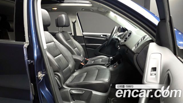 Volkswagen Tiguan 2.0 TDI  Premium 5N 2012 — фото 11