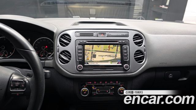 Volkswagen Tiguan 2.0 TDI  Premium 5N 2012 — фото 14