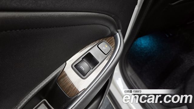 Chevrolet Malibu 2.0 Turbo Premier Special 2019 — фото 18