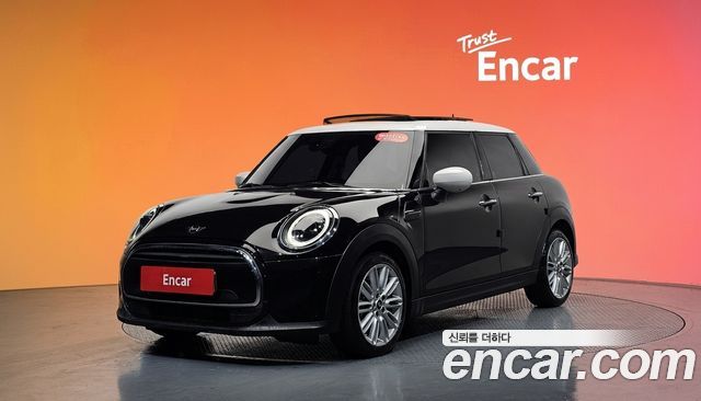 MINI Cooper 5Door Classic Plus Launch Pack Third Generation