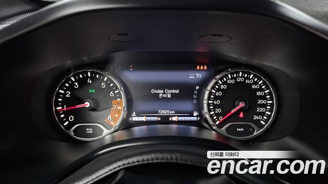 Jeep Renegade 2.4 Limited 2021 — фото 8