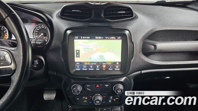 Jeep Renegade 2.4 Limited 2021 — фото 14