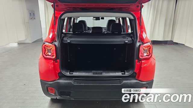 Jeep Renegade 2.4 Limited 2021 — фото 20