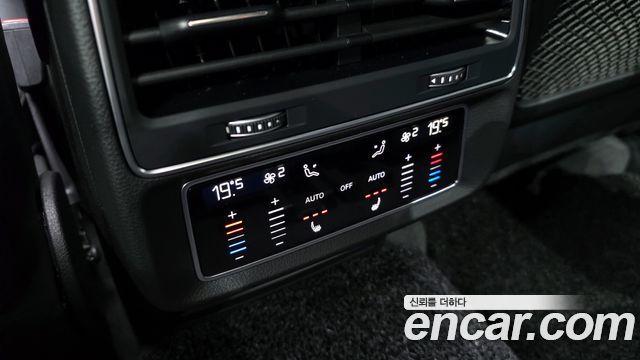 Audi Q8 (4M) 55 TFSI Quattro Premium 2022 — фото 19