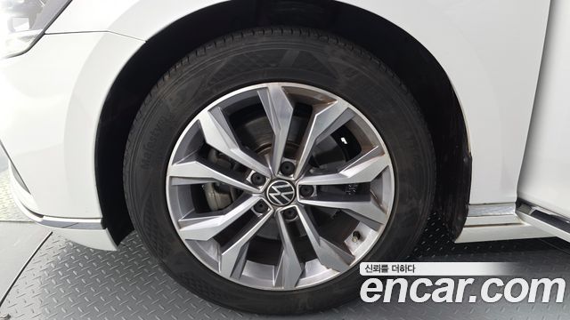 Volkswagen Passat GT (B8) 2.0 TDI Premium 2022 — фото 5