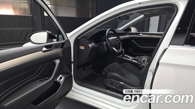 Volkswagen Passat GT (B8) 2.0 TDI Premium 2022 — фото 10