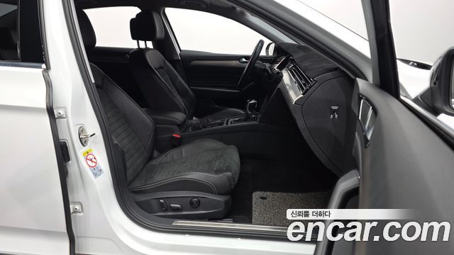 Volkswagen Passat GT (B8) 2.0 TDI Premium 2022 — фото 11