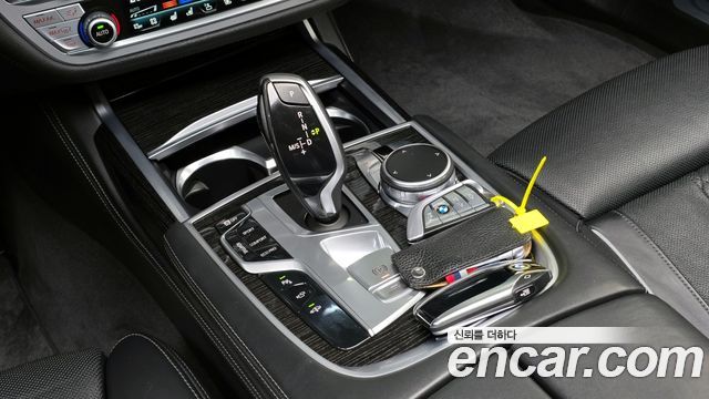 BMW 7 Series (G11) 740Li xDrive M Sport Package 2018 — фото 9
