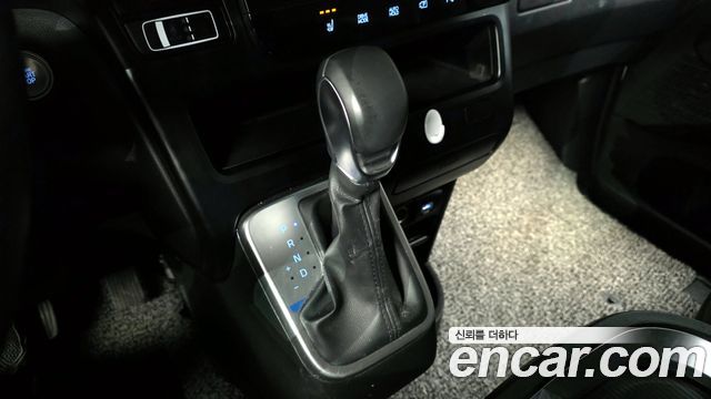 Hyundai Staria Cargo 5-Seater Modern 2025 — фото 9